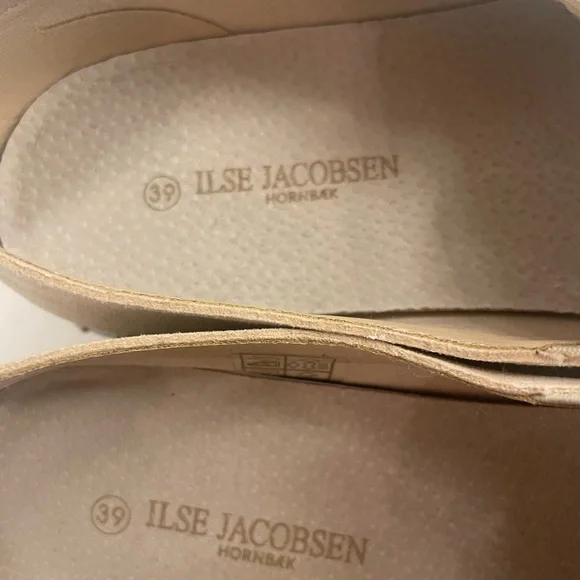 Ilse Jacobsen Cream and Tan Woven Suede Loafer. Size 8, worn one time. - Picture 4 of 5